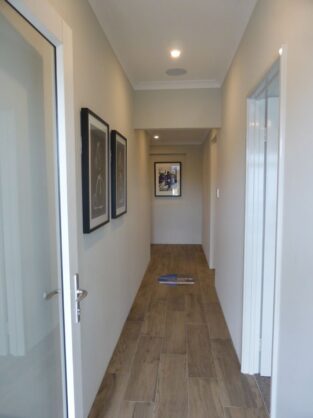 P1060016 Archival image from Aveling Homes – Skinnies