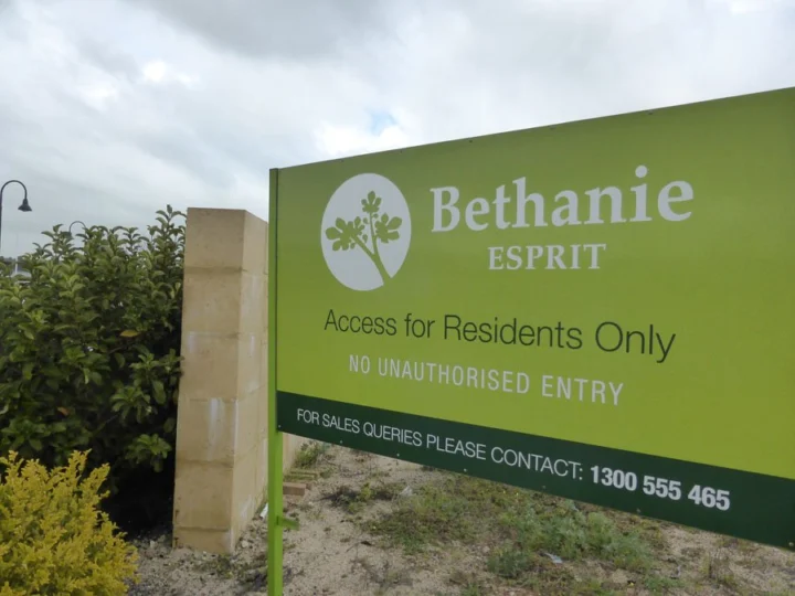 Bethanie – Esprit in Eaton