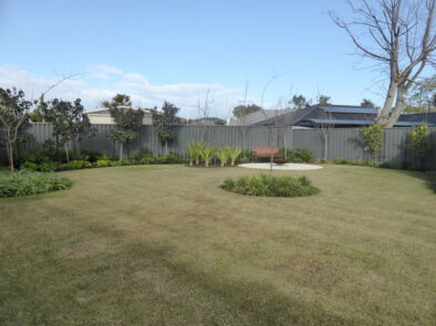 Archival image from Scotts Australia – Lawn Builder & Wetting Agent