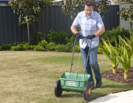 Scotts Australia – Lawn Builder & Wetting Agent