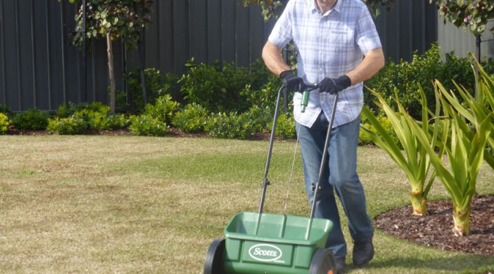 Scotts Australia – Lawn Builder & Wetting Agent
