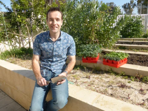 p1070331 Archival image from Scotts Australia – Pure Organic Compost & Soil Improver