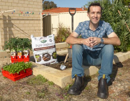 Scotts Australia – Pure Organic Compost & Soil Improver