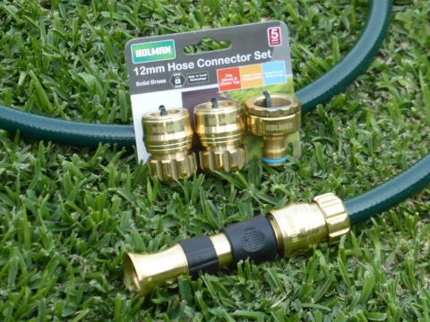 p1080026 Archival image from Holman Industries – ‘Grip’n’Lock Technology’ & OzHose