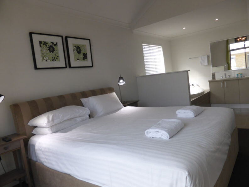 Archival image from Mandurah Luxury Accommodation