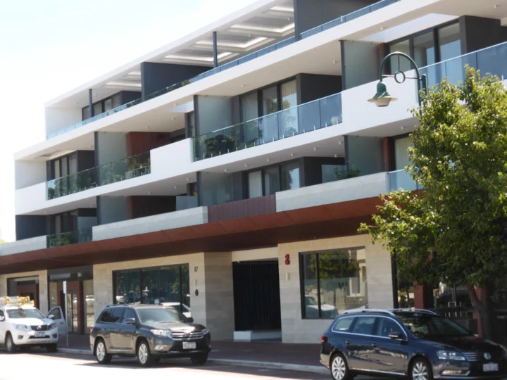 P1100018 Archival image from Dalkeith on Waratah – Apartment Two