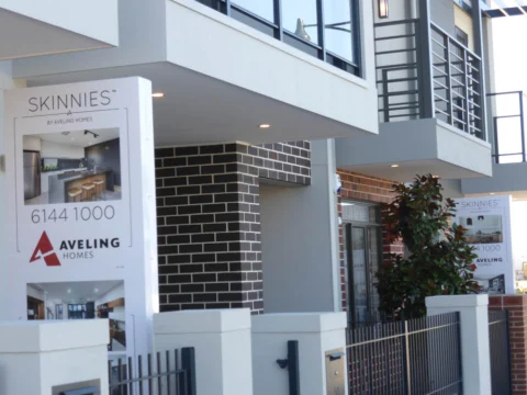 P1100064 Archival image from Aveling Homes – Skinnies