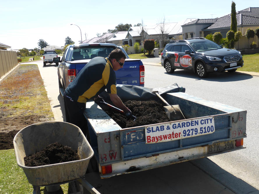 Slab & Garden City - Mulching