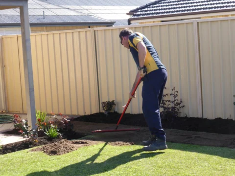 P1120008 Archival image from Slab & Garden City – Topdressing