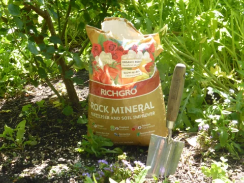 P1120649 Archival image from Richgro – Rock Mineral