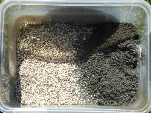 P1120668 Archival image from Richgro – Rock Mineral