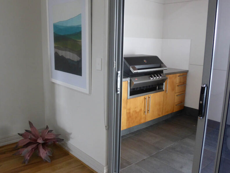 P1130149 Archival image from Kalamunda Penthouses – Contact Geoff Baldwin