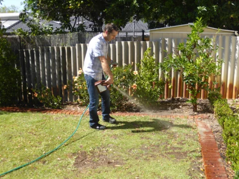 P1130492 Archival image from Seasol – Super Soil Wetter with Seasol