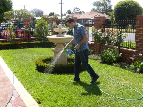 P1130898 Archival image from Scott’s Australia – Everydrop Premium Soil Wetter