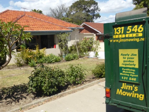 P1130968 Archival image from Jim’s Mowing – Reticulation Install