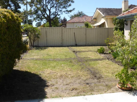 P1130972 Archival image from Jim’s Mowing – Reticulation Install