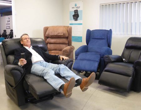 Out & About Healthcare – The Robust 225 Lift Reclining Chair