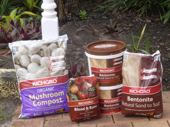 P1150990 Archival image from Richgro Bentonite – Natural Sand to Soil – Organic Mushroom Compost