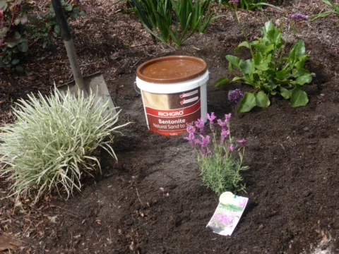 P1160030 Archival image from Richgro Bentonite – Natural Sand to Soil – Organic Mushroom Compost