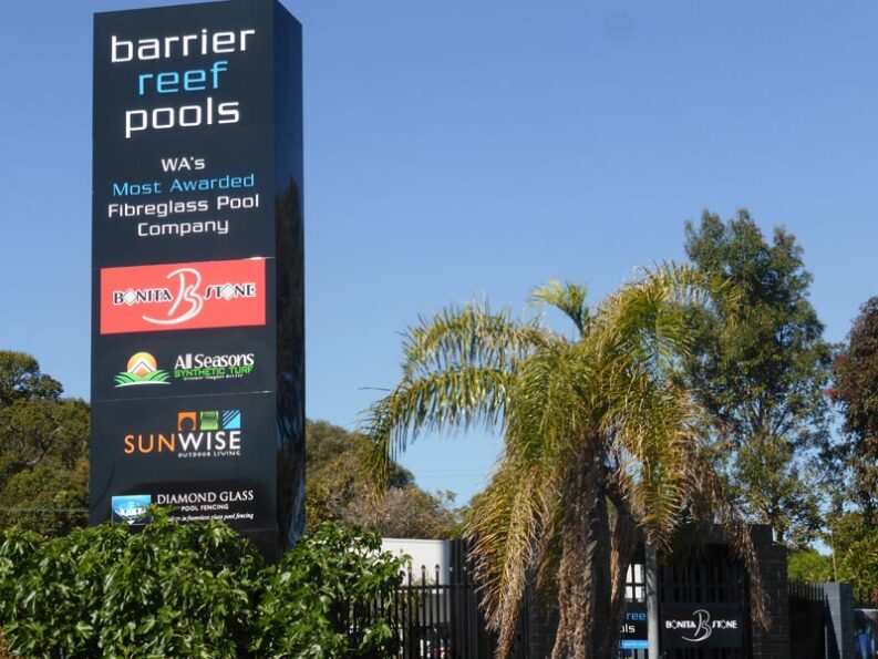 P1160852 Archival image from Barrier Reef Pools