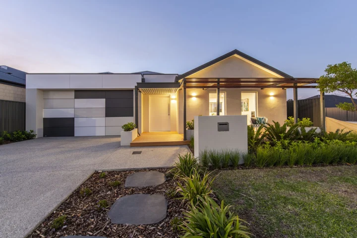 FRA_1062-HDR Archival image from Top End Living Homes #1