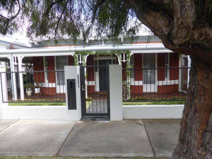 P1200775 Archival image from Cassari – Perth Luxury Home Builders