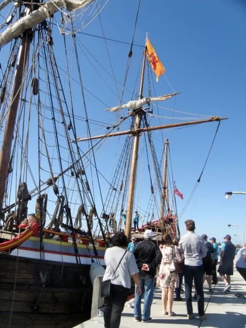 Pic2 Use to fit Bottom Half Archival image from Duyfken 1606 Replica – Book a twilight sail