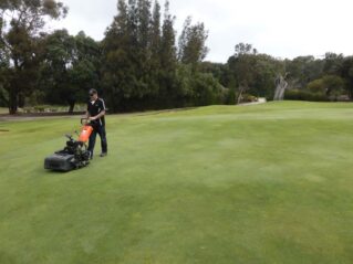 P1220145 Archival image from Scott’s Australia – Lawn Builder + Wetting Agent