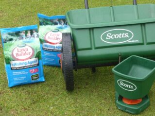 P1220150 Archival image from Scott’s Australia – Lawn Builder + Wetting Agent