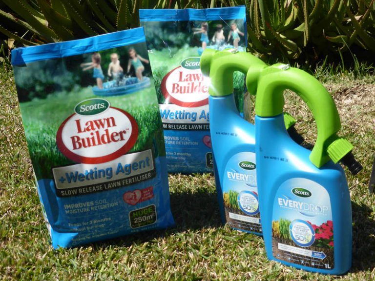 Scotts Australia – Lawn Builder with Wetting Agent and Everydrop