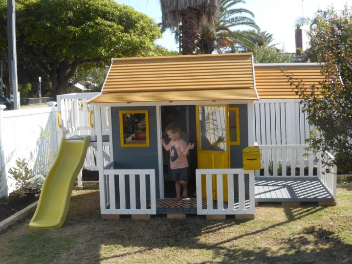 P1230825 Archival image from Kidzshack Cubby Houses No2