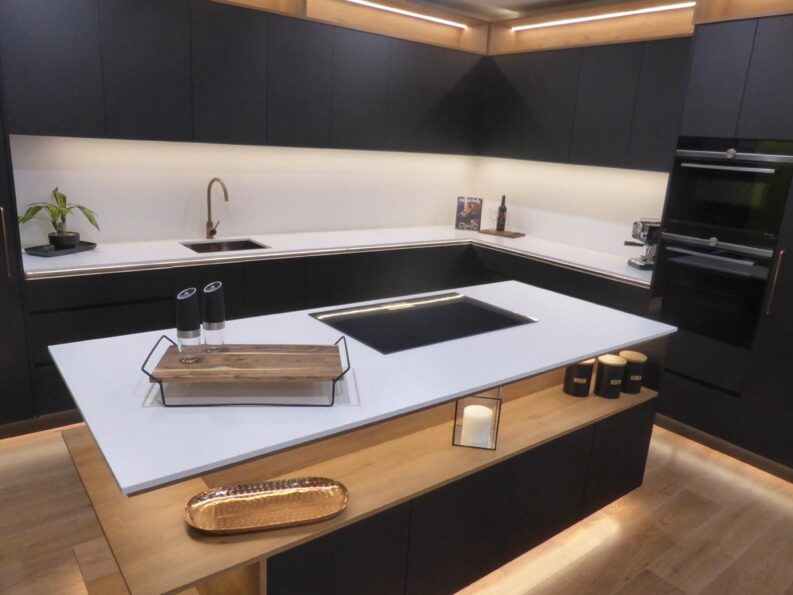 P1240060 Archival image from Lime Kitchens No1