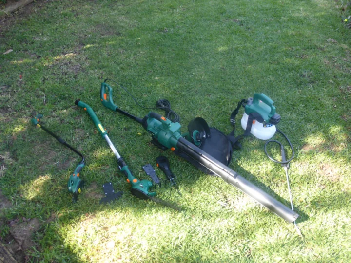 P1250750 Archival image from Wizard Tools – Garden Products – available through Red Dot HOME Midland.