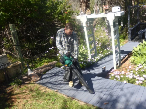 P1250775 Archival image from Wizard Tools – Garden Products – available through Red Dot HOME Midland.