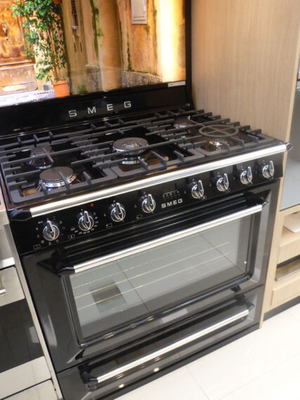 P1250041 Archival image from WINNING APPLIANCES – SMEG