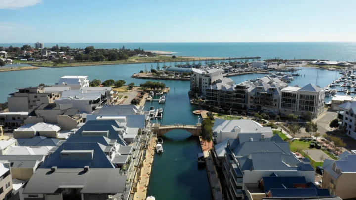 HIWA-2-4-Photos-3 Archival image from The Agency – Treviso Mews Mandurah