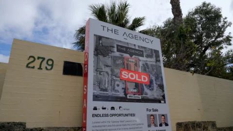 Footages.00_01_00_15.Still010 Archival image from The Agency No13 – Realty Assist