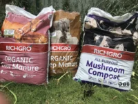 IMG_2971 Archival image from RICHGRO – Black Marvel Compost – Blood & Bone