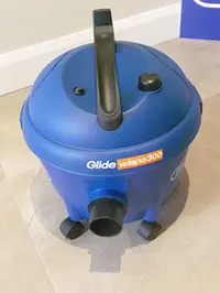 Pacvac 'Glide Wispa 300' - archival photograph