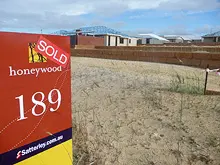 Honeywood Estate - Wandi 'Includes Lysaght Smatascreen Fencing' - archival photograph