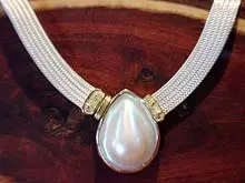 Leon Baker Jewellers - archival photograph
